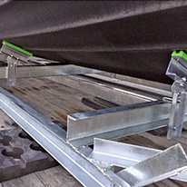 ソリ型スロープ用特殊船台